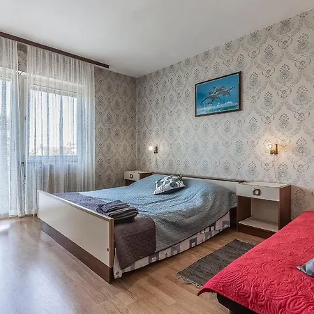 Apartment In With Two-bedrooms 13 Porec